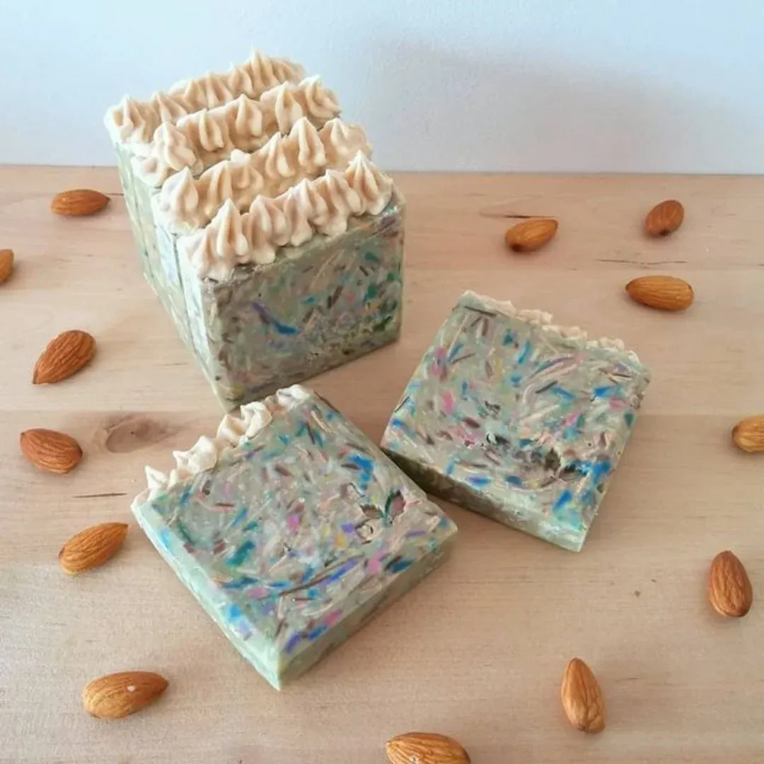 Jabón de almendra con confeti