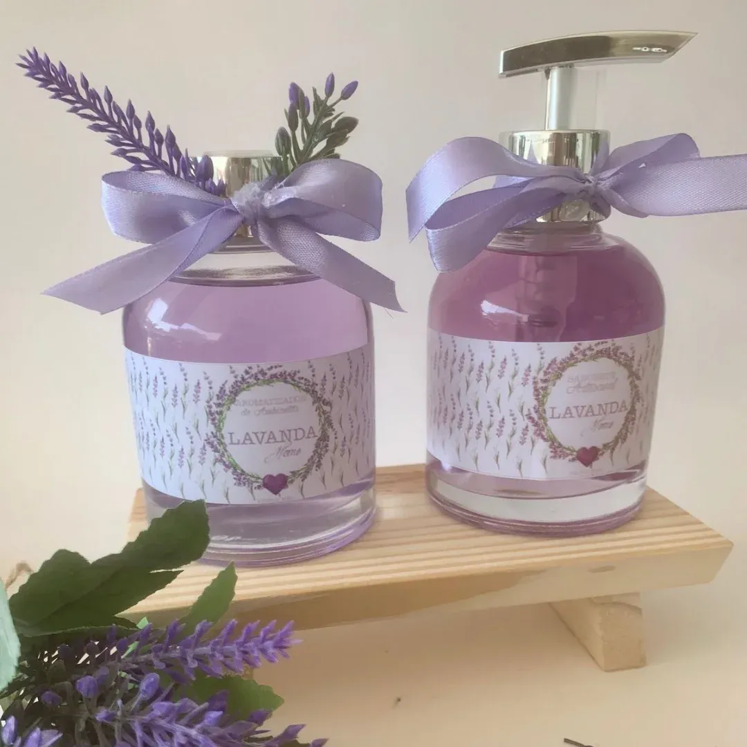 Jabón líquido de lavanda en botella
