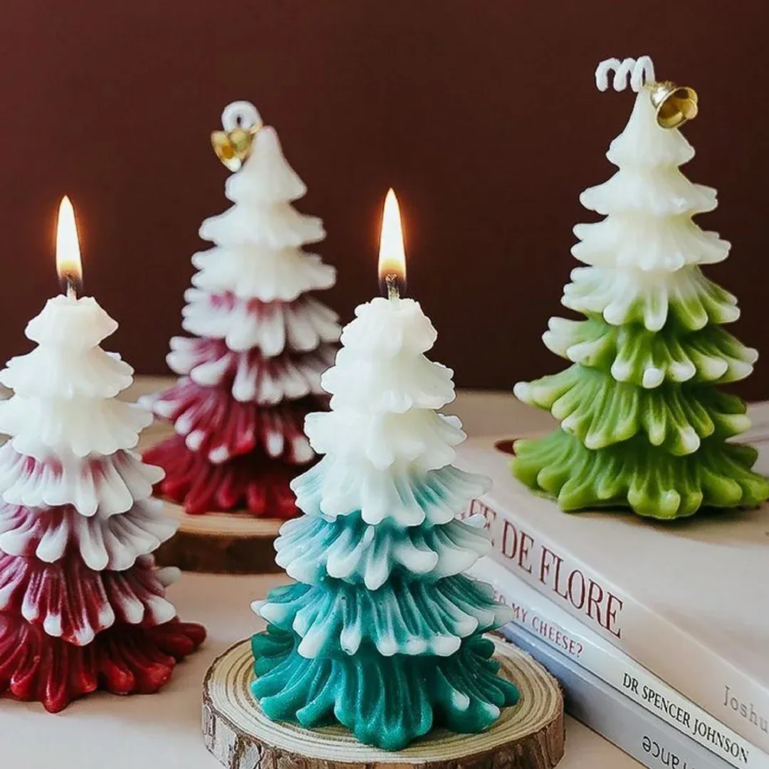 Velas de árbol de navidad en molde